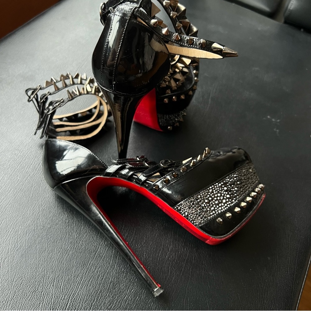 Christian Louboutin Isolde Spiked Patent-leather Sandals size 38 limited edition